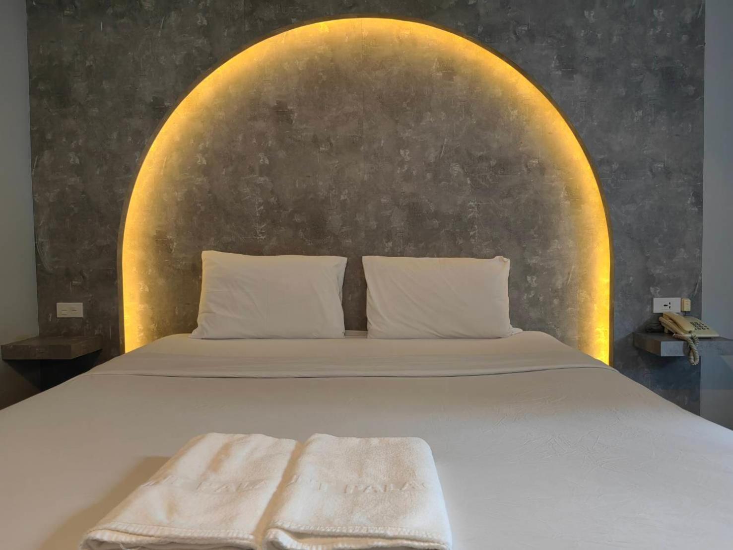 Hollywood Dannok Hotel Sadao Exteriér fotografie